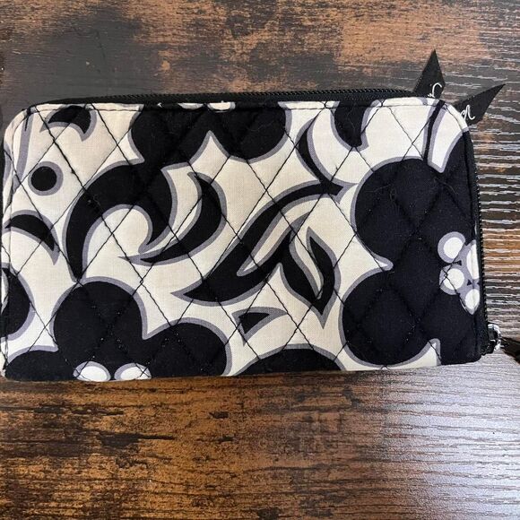 Vera Bradley Zip Around Wallet Black White Night & Day Pattern - Picture 2 of 3